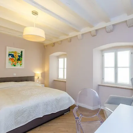 Pensjonat Flores 4*